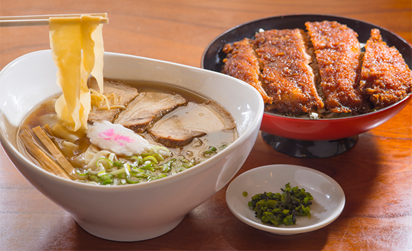 Lunch (light meal at Oyakuen, sauce katsudon at Shirokujyaku or ramen noodles at Medetaiya) 